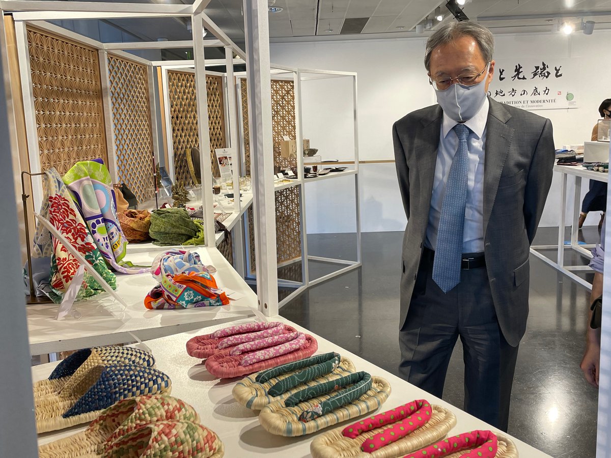 AmbJaponFR's tweet photo. Le 19 octobre, l'ambassadeur IHARA a visité l'exposition sur l’artisanat local japonais à la pointe de l’innovation "SYNERGIES ENTRE TRADITION ET MODERNITE" présentée par le #CLAIRParis.
A découvrir jusqu'au 30/10 à la @MCJP_officiel
🎟entrée libre https://t.co/gKROgVqdTO