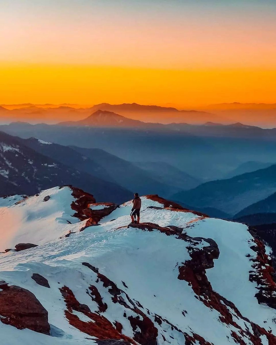 BlueRoads_'s tweet photo. Its good to have an end to journey towards.β€οΈβ€οΈβ€οΈ
#BlueRoads #travelwhensafe #travelgram #snow #antarctica #adventure #adventuretravel #travelinspiration #travelsafe #travel #travelwithBlueRoads #instatravel #travelling #wanderlust #travel2021 #exploretheworld #discovertheworld https://t.co/63SGwdTKAh