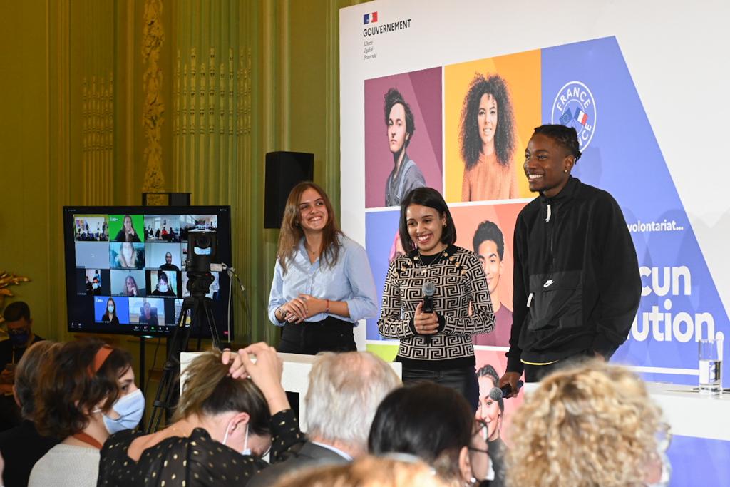 Travail_Gouv's tweet photo. Les équipes gagnantes du Grand Hackathon #1jeune1solution 
👉1Day1Job de @pole_emploi IDF: des immersions en entreprise
👉TIC de @pole_emploi Lyon : mettre ses talents au service des autres
👉Jeunes Ambassadeurs @EPIDE_Officiel : aller chercher des jeunes éloignés de l'emploi https://t.co/4TyMcvueyP