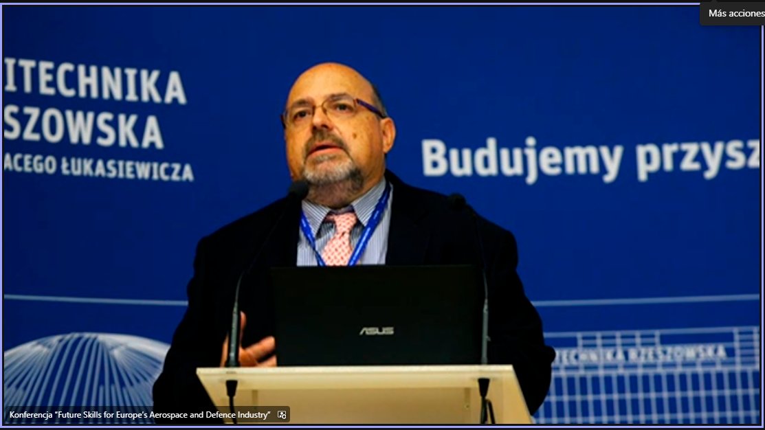 ASSETS_Plus's tweet photo. At #ENDR #FutureSkills Conference: Liga Baltina @FGB_EU &amp; Mateo Burgos @La_UPM present the #EuropeanDefenceChallenge II edition, an open competition to attract young talent European students 🇪🇺👩‍🎓👨‍🎓 to the #Defence #industry  
👉https://t.co/Z4nCp9RA7t 
#Pact4Skills @EUErasmusPlus https://t.co/eijQHCvpXE