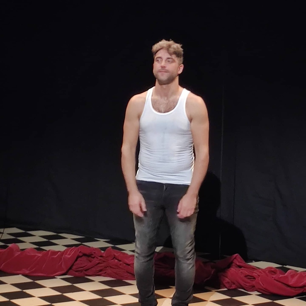 #Robert <a href="/maldateatre/">El Maldà</a> @robertgonzalezr Un text cal·lidoscòpic i divertit.
ift.tt/3aXOEYs

@espectaculosbcn #teatre #teatro #platea #barcelona #omplimelsteatres #llenemoslosteatros #anemalteatre. instagr.am/p/CVSUZGAtwa1/