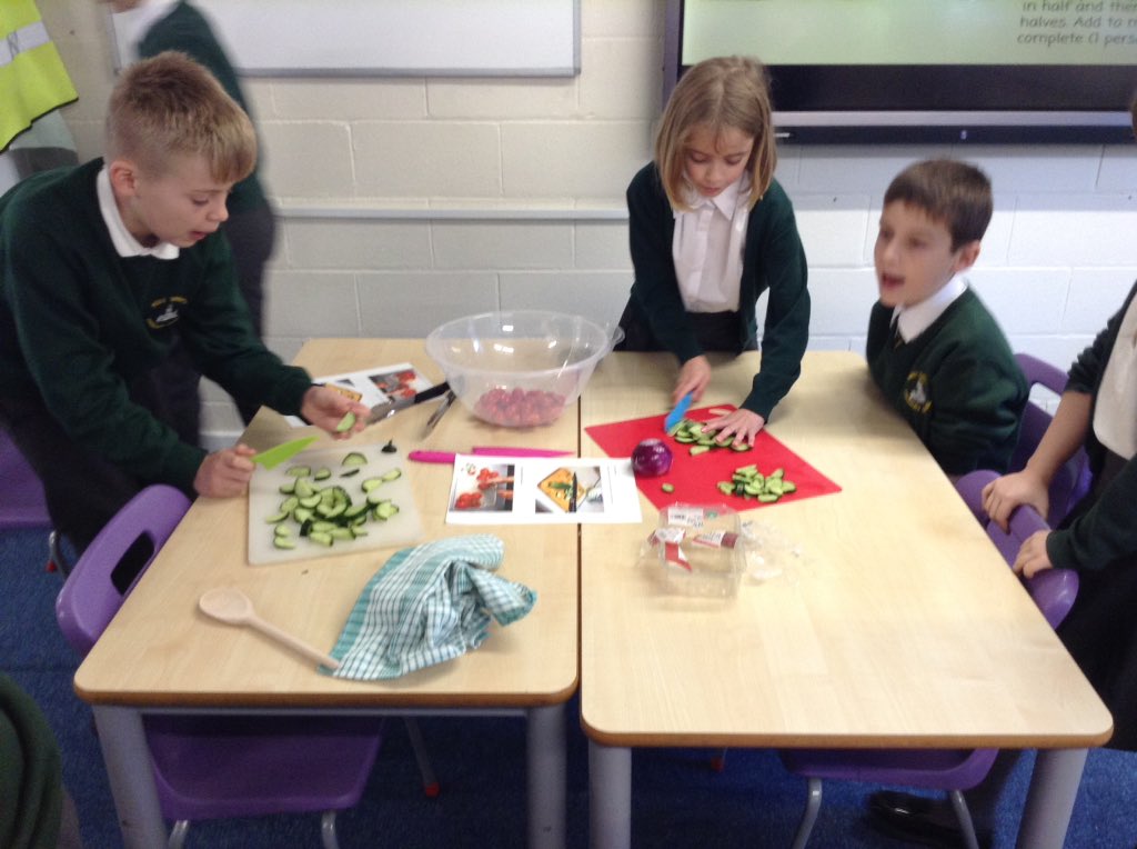 Hoylake Holy Trinity School tweet media