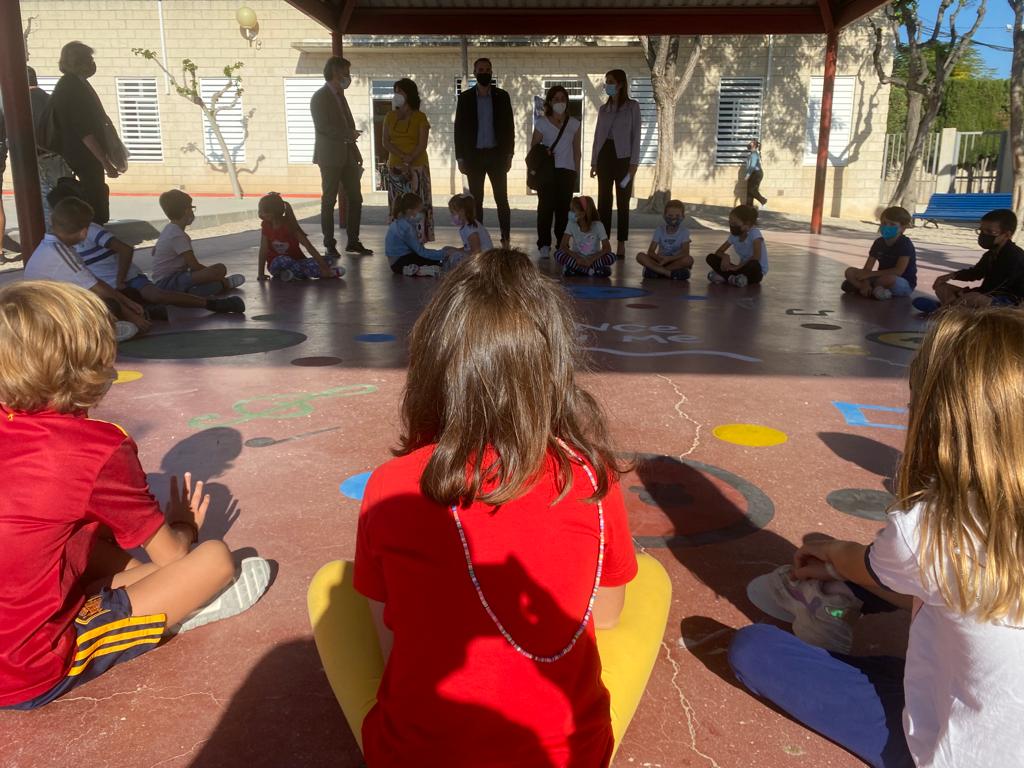 AytoMurcia's tweet photo. 👧🧒Ponemos en marcha la iniciativa 'Eduk-arte' para dar una nueva vida a los patios escolares.
Más información: https://t.co/WdXUH1OzUx https://t.co/2eyKsuo9N8