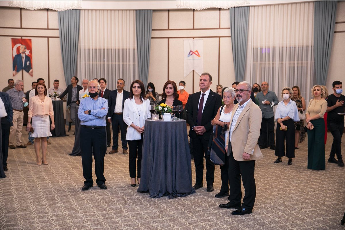 28 yıldır yumuktepe kazıp bizi 8 bin yıl öncesine götüren  ve artık kendini emekliliğe ayıran İsabella caneva'yı anlamlı bir törenle yolcu ettik..
Kadim tarihimizle buluşturduğun için sonsuz teşekkürler