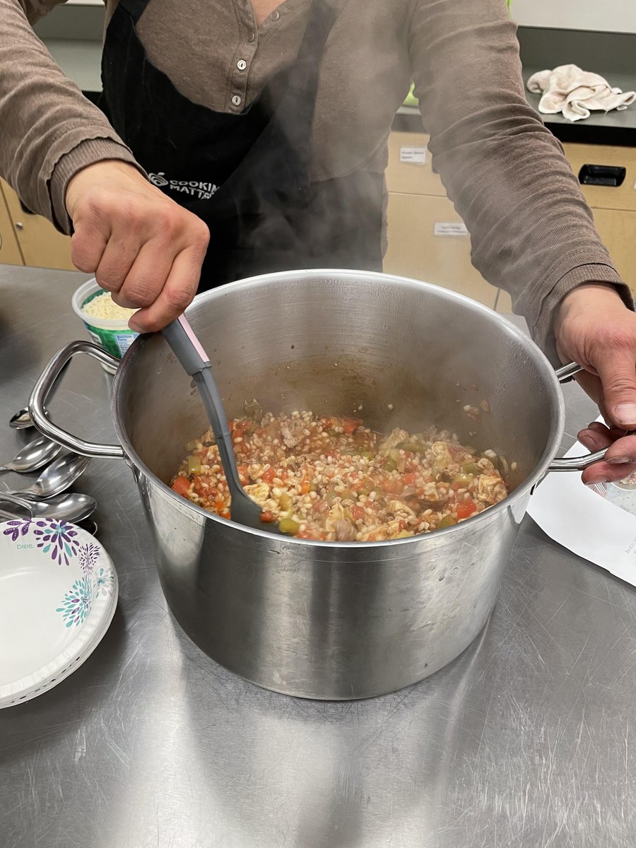 AlamosaKids's tweet photo. Our third CareerX workshop was a blast! Last Friday we partnered with @CookinMattersCO to cook up yummy recipes with SLV students. Stay tuned for information on our upcoming workshops &amp; sign up for our newsletter: https://t.co/Wdyuzit5Rv #community #careerdevelopment https://t.co/58j2LQWfEj