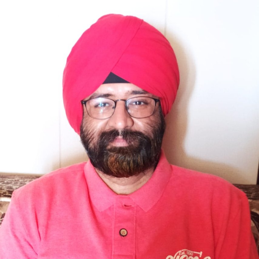 ATdsingh's tweet photo. #NewProfilePic #photo #photo #RedTurban https://t.co/Vb750Kw6ON