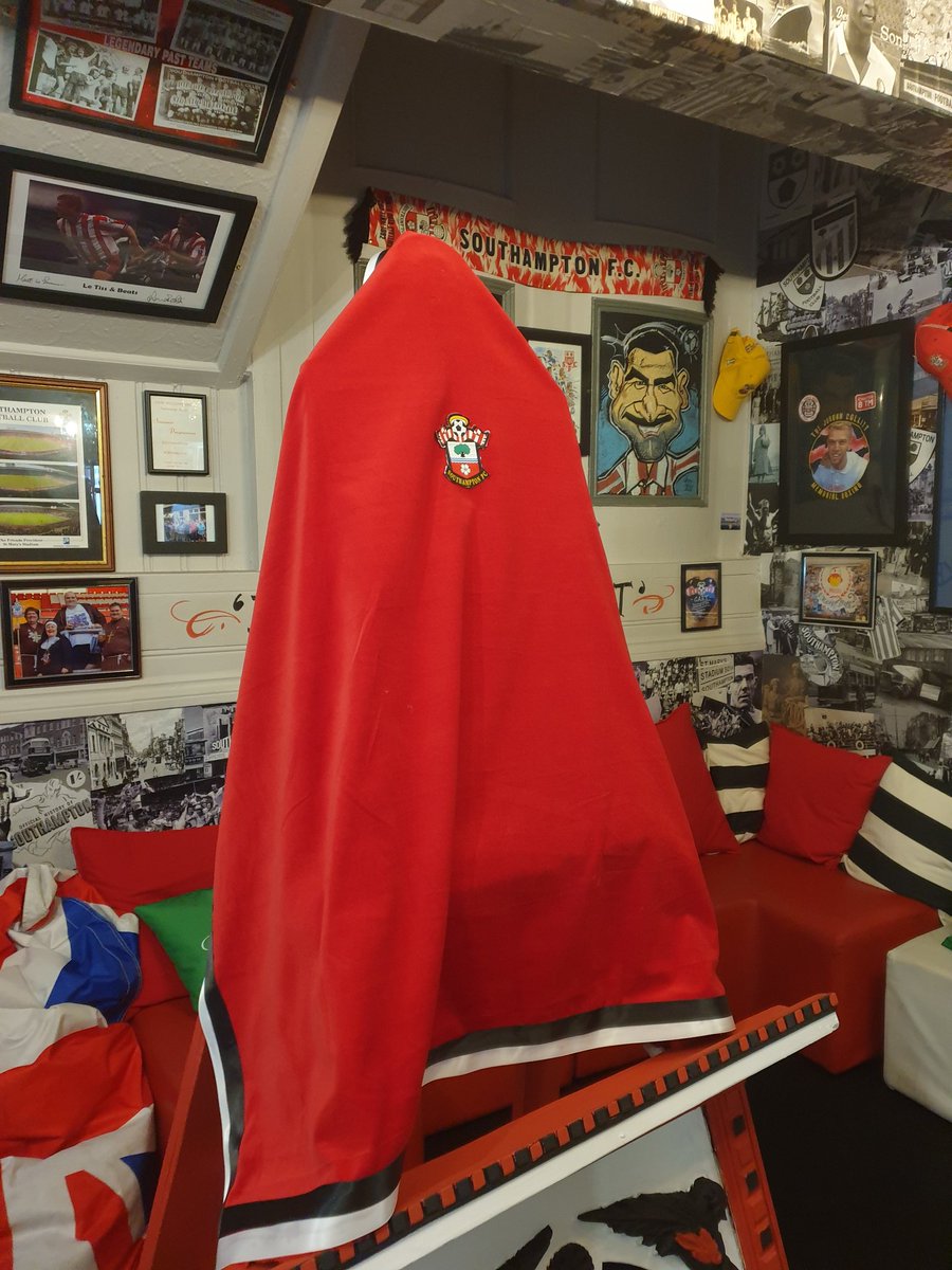 Tonight on <a href="/BBCSouthNews/">BBC Hampshire & Isle of Wight</a>... 

The unveiling of a plaque dedicated to Alf Charles - Southampton's first ever black footballer ⚽️ 

Despite only playing 1 game for #SaintsFC, he's being used to help combat racism in the modern game ✋

#BlackHistoryMonth