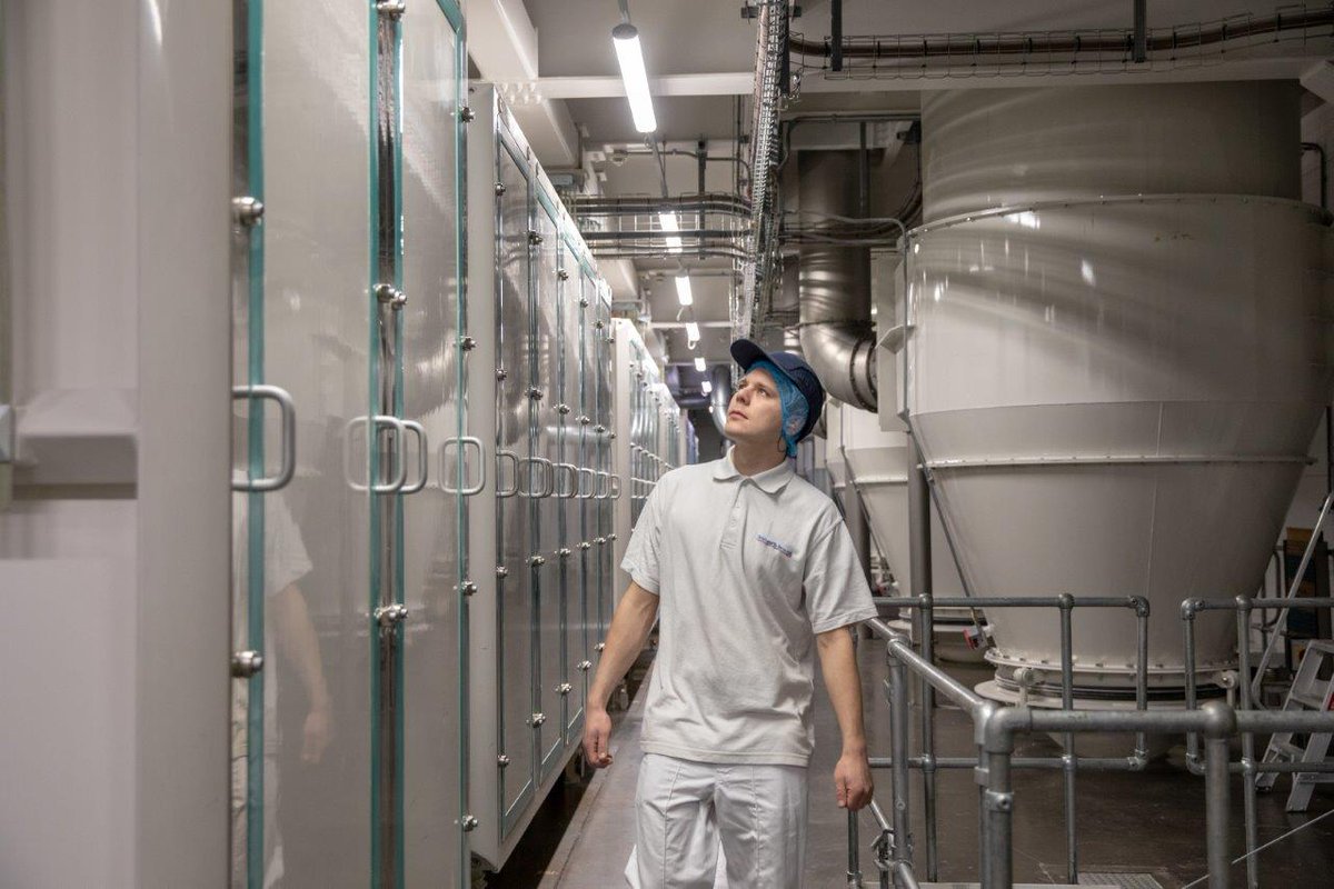 uk_flour's tweet image. The UK flour milling industry is modern and innovative with many sites running continuous production allowing the to mill the 6 million tonnes of wheat each year to keep the nation stocked in bread, pizza, croissants, fishfingers, sauces and soups

#ukflour #flourmilling