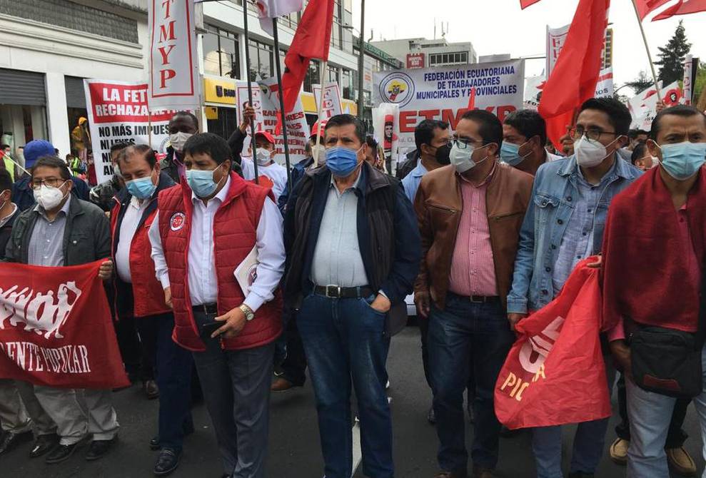 eluniversocom's tweet photo. Sindicalistas de #Ecuador proponen el debate de un nuevo Código de Trabajo en medio del llamado a movilizaciones contra el régimen ► https://t.co/lqvz4N2ztt https://t.co/2Tadk7cDbC