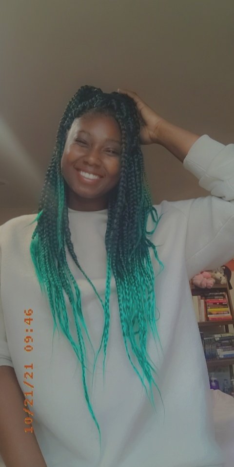 treasurxdawn's tweet photo. A bit of yall met me during a boring hair spell. Hate that for yall.  

And I know when a Black woman changes her hair she becomes impossible to recognize, and the masks are only making this problem worse. 

So, update: We're green now. https://t.co/id7b2ALYRR