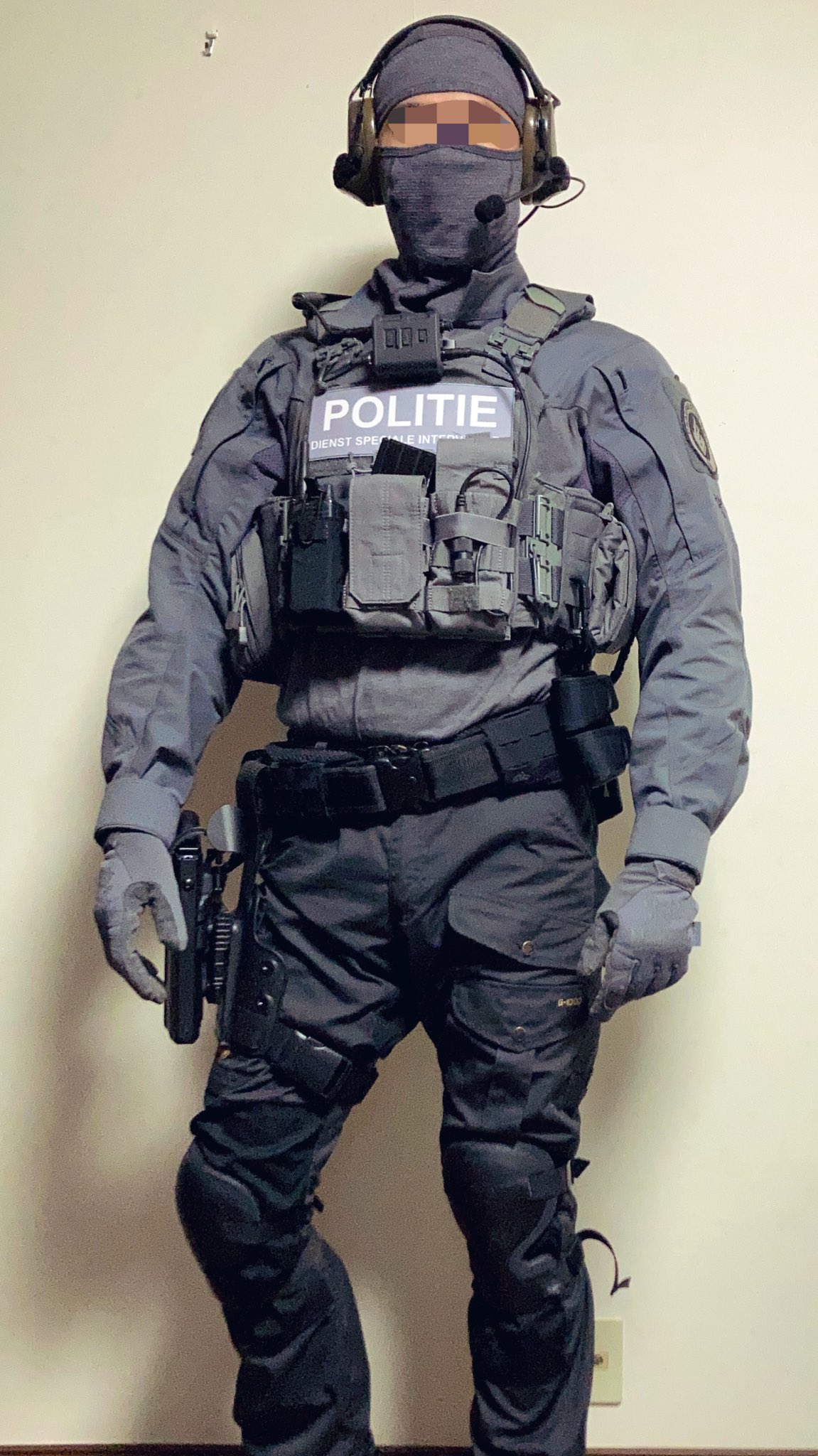 チェコ城 警備兵 制服 Shintaro on X: 