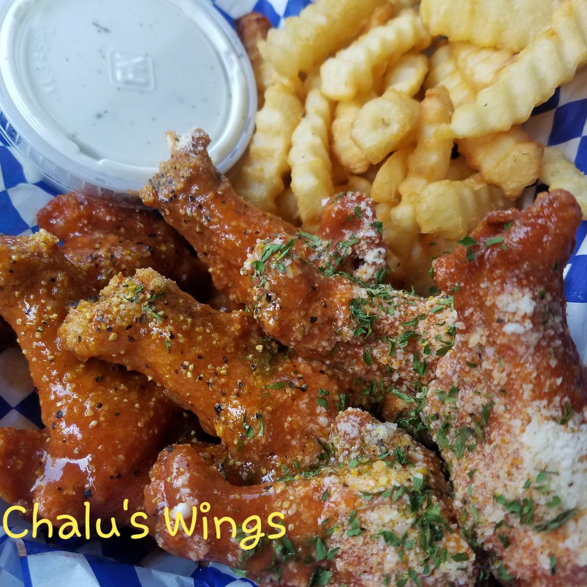 Chaluswings's tweet photo. Four Oaks 11-2pm 
1300 Post Oak Blvd, Houston, TX. https://t.co/tZXfTnDsWP
