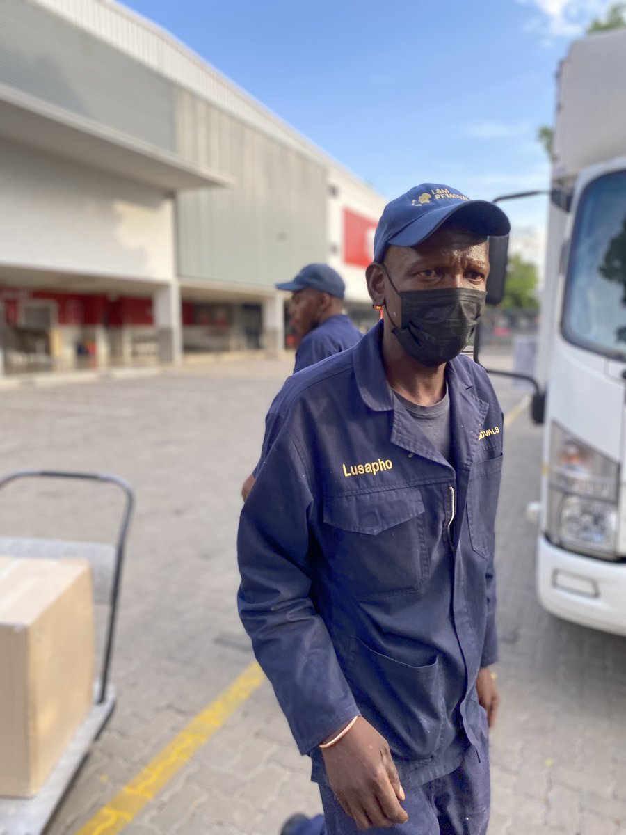 OscarMagud's tweet photo. All in a dayβs work at our Nationwide Storage Partner - Stor-age π₯. #OfficeFurniture #MakeYourBestMove https://t.co/hCymdYOtZ3