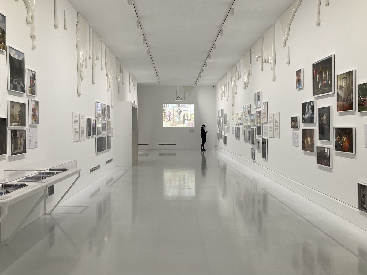 SteffiChen5's tweet photo. 奇美博物館 Tim Walker特展 https://t.co/wdnZMt8O0x