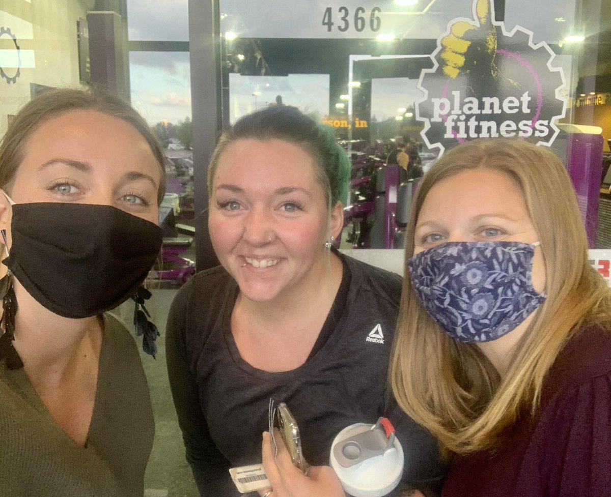 1025wmdh's tweet photo. Carolyn and Jakki from Anderson just got BOO’d by @AnnaMarie_Media and Annie! They’re going to the #8SecondSaloon to see #GrangerSmith and #JimmieAllen 🎶
Ya never know who will get BOO’d next! https://t.co/RYRKyBpiIL