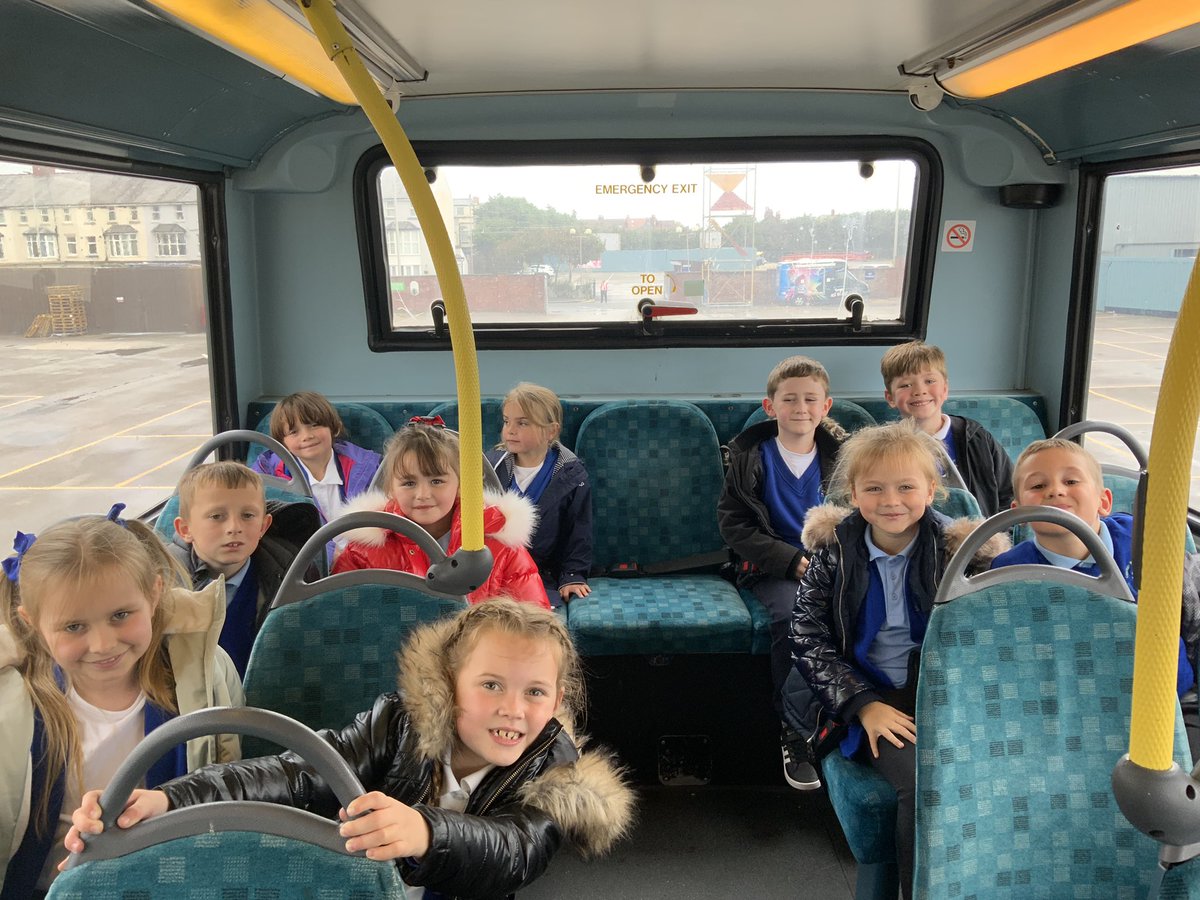 miss_bennett20's tweet photo. 3B have shown lots of resilience in ballet this term. They particularly enjoyed their trip to the Globe Theatre at the Pleasure Beach to watch students from the Royal Ballet School perform 🩰 @Year3_Layton20 @RoyalBalletSch https://t.co/k7LEDnCWsW