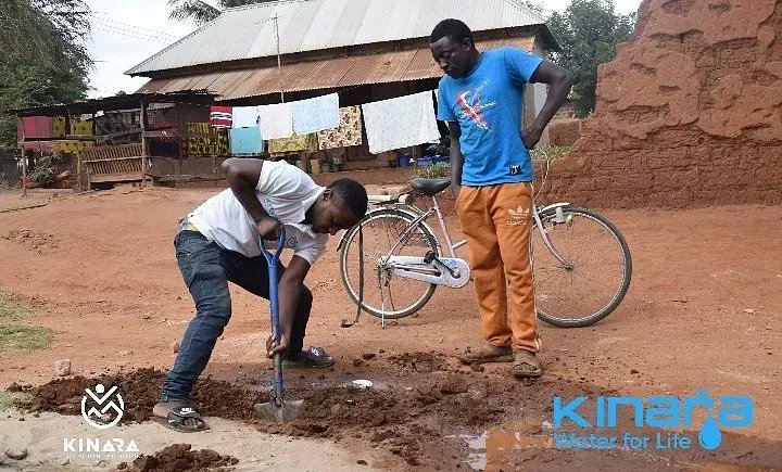 kinarayouth's tweet photo. Our skilled local plumbers play an important role in our #WaterForLife project. Here they are following up with our Community Change Agents (CCAs) so that our CCAs continue to develop their competency in fixing pipe leaks in their areas.
#Kinara #SaveADrop #OkoaTone https://t.co/jda86blisx