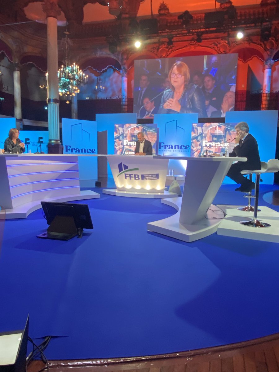 PatrickMartin_1's tweet photo. ⁦@FFBatiment⁩ auditionne les candidats(déclarés) #presidentielle2022:l’occasion d’inscrire ds le débat l’enjeu central du #logement ,mal considéré à ce jour alors qu’il touche au pouvoir d’achat,à l’#environnement,à l’accès à l’#emploi,aux territoires…⁦@OSalleron⁩ https://t.co/qmgsf7nHx0