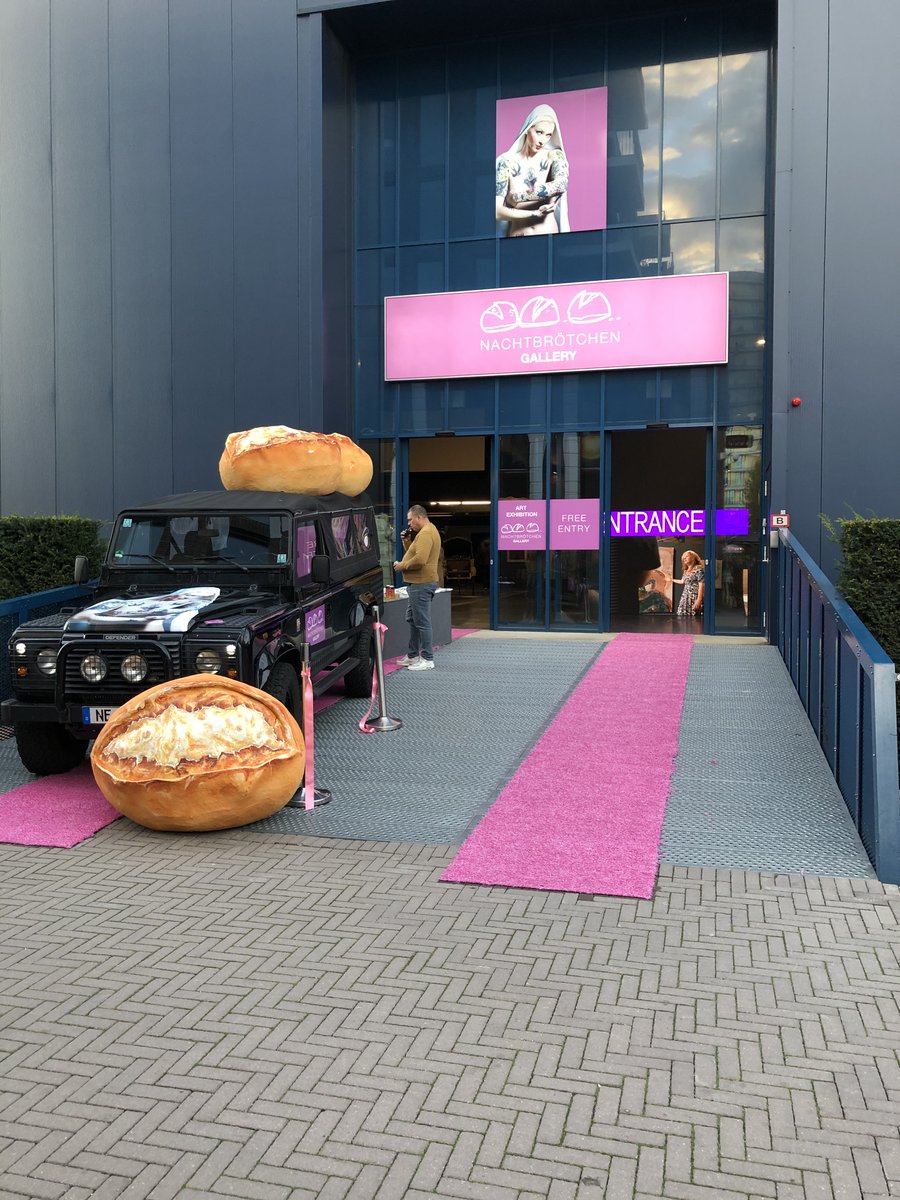 SalaLieber's tweet photo. Aktuelle Ausstellung: “Nachtbrötchen“
Designer Outlet Roermond, täglich geöffnet https://t.co/ElBegICHD5