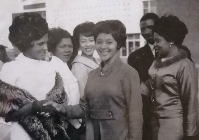 Feliciamabuza's tweet image. Memories!

#EYETHU Cinema was where we went to enjoy great shows in the 70s. My most memorable ones were enjoying shows by #PercySledge and #StellaStar, #BrookeBenton, and local shows like #GibsonKente's play, #Sikhalo.

This picture was taken at an event at #Eyethu in Mofolo.