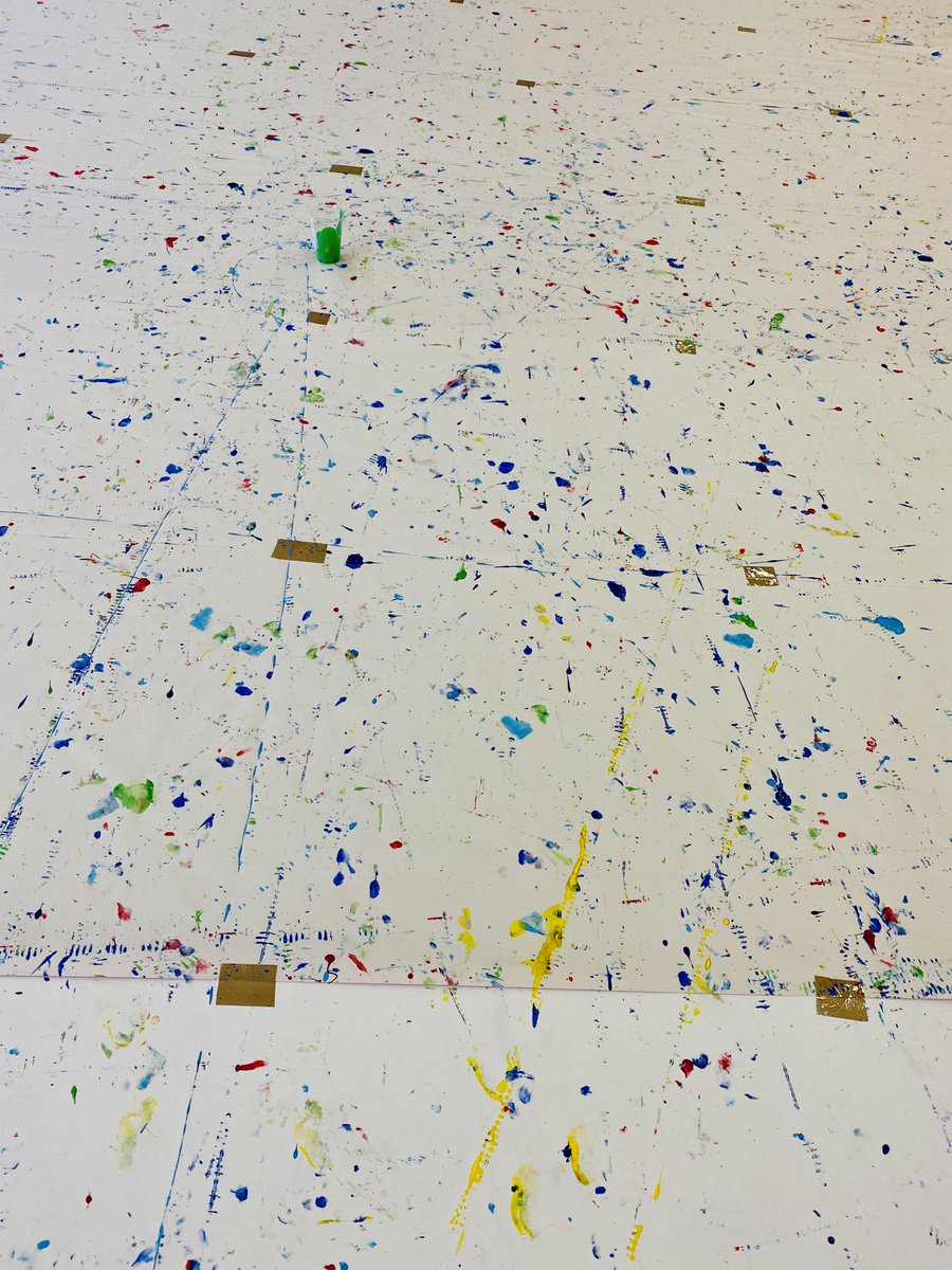 Gwyrosydd2017's tweet photo. Robot art inspired by @VanArman #GspExp #BigTrak #Coding https://t.co/nom73TzH3R