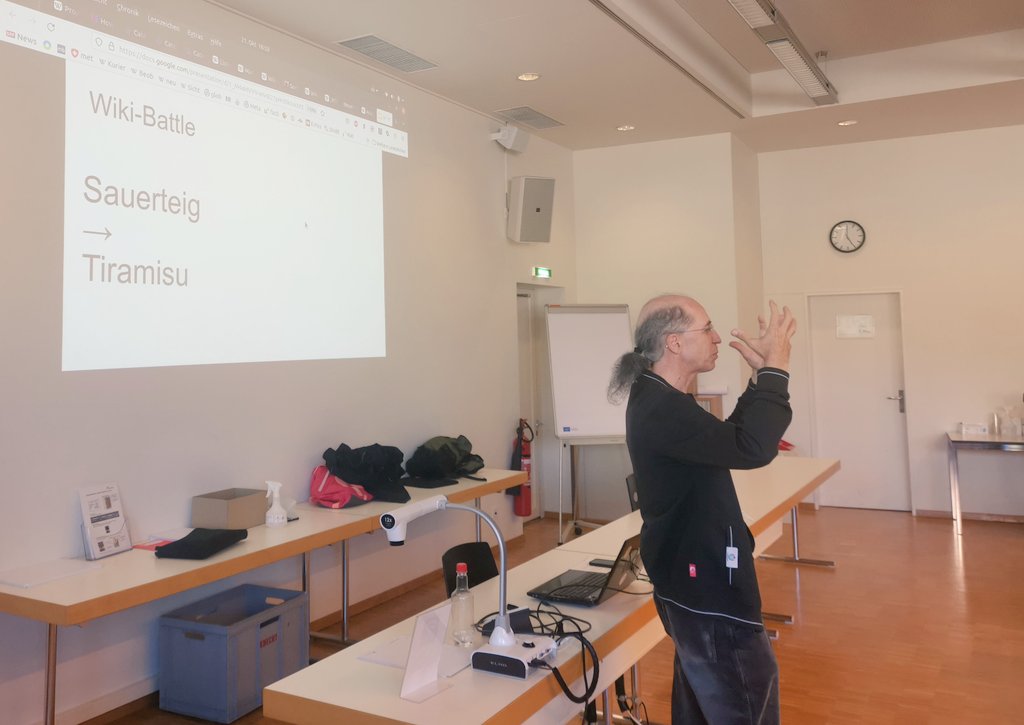 ScienceEtCite's tweet photo. 🤯 Der #Wikipedia-Workshop ist voll im Gang! Wir diskutieren mit den #Berufslernenden die strengen Relevanzkriterien, fordern uns gegenseitig im #Wiki-Battle heraus und lernen spannendes vom #Wikipedianer Diego!

#MINTch https://t.co/HrPReBWhIl