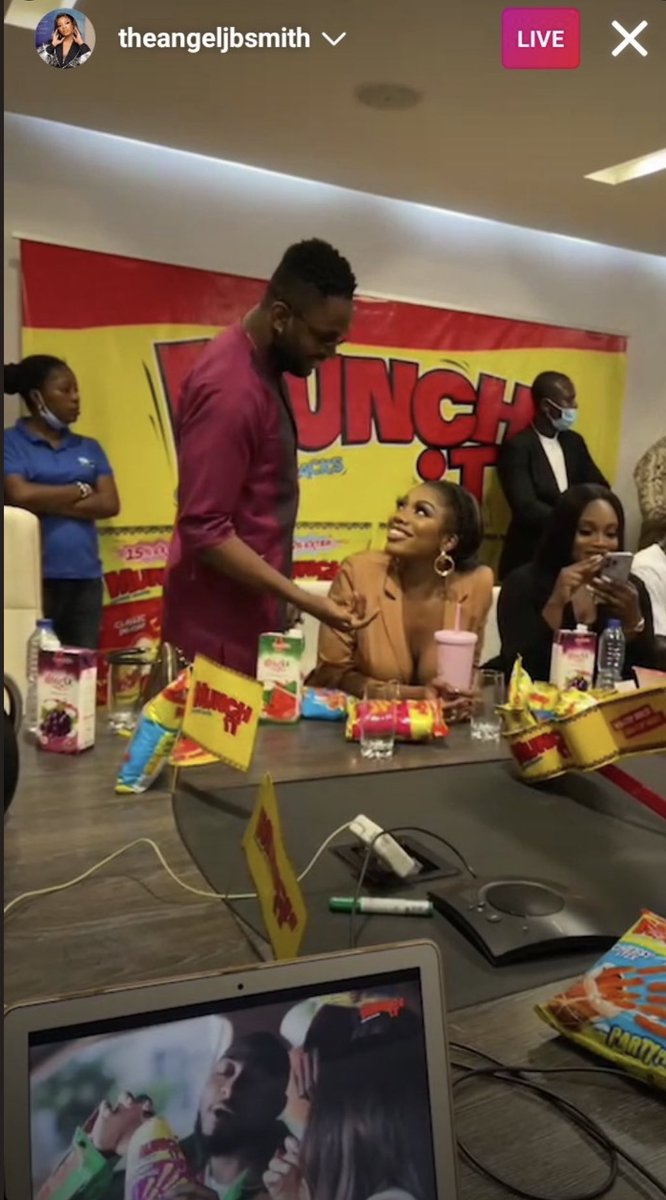 iSnitched4Oreos's tweet photo. “Woman whats this im hearing,You have another bestie..are you med?
 Uhm yeahh? 
So what’s gonna happen to me? #BBNaija #CroosGel https://t.co/llB5aX2ndH