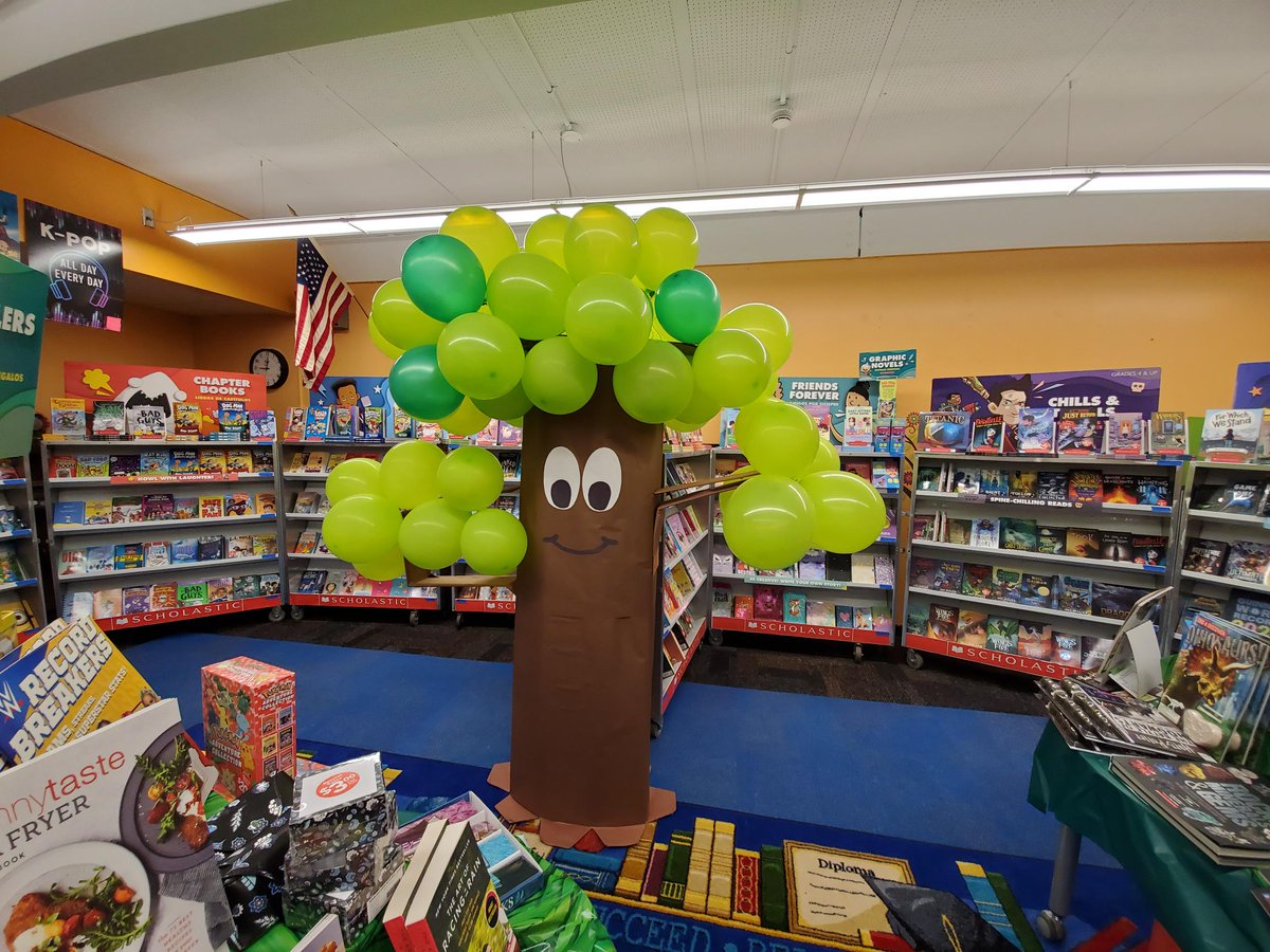 GalwayCSD's tweet photo. The Galway PTSA @JospehHenryElem Fall Book Fair is all set up and ready to open tomorrow!!! https://t.co/9rjlJM7UeC