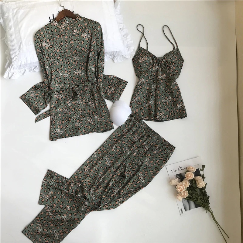 MaeRyan19's tweet photo. Leopard printing sleepwear 3 pieces set
Shop Now:- https://t.co/XC9W167STj
#LeopardPrinting #Sleepwear #3PiecesSet #pyjamaparty #fashion #loungewear #homewear https://t.co/k26WIdHob2