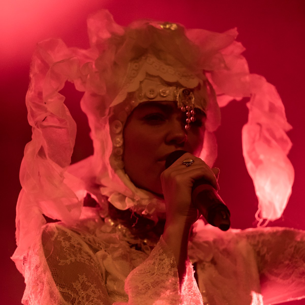 Roundhouse tweet media