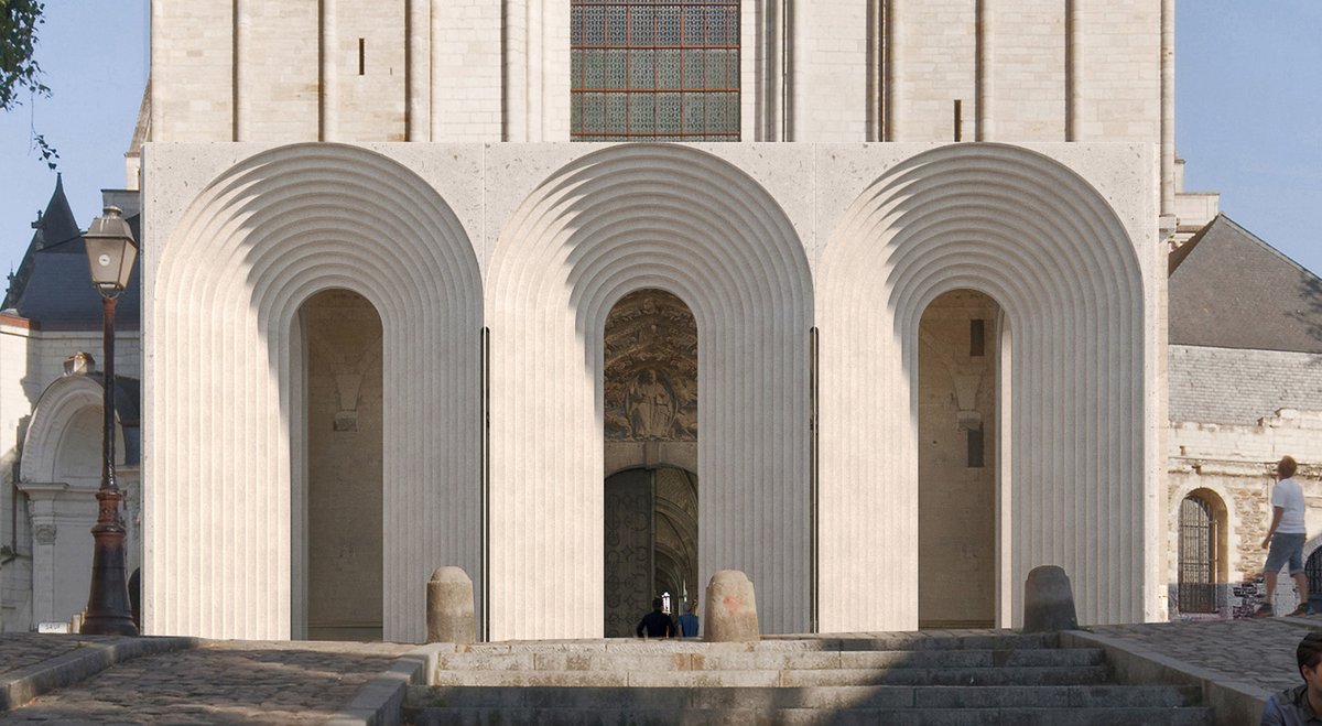 😍😍😍 Modern vs historic. Kuma vs Angers Cathedral. The Japanese architect is adding a new entrance canopy to the 12th-century cathedral – dezeen.com/2021/10/21/ken… (via <a href="/dezeen/">Dezeen</a>)