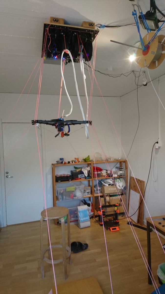 tobbelobb's tweet photo. New Feature 🐝🐄💗 Cable rewinder system lets us print high (image z=1600mm) before dangling wires becomes a problem. Directly coupled with D spool. In the repo now. #hangprinter https://t.co/78rwqE77MD