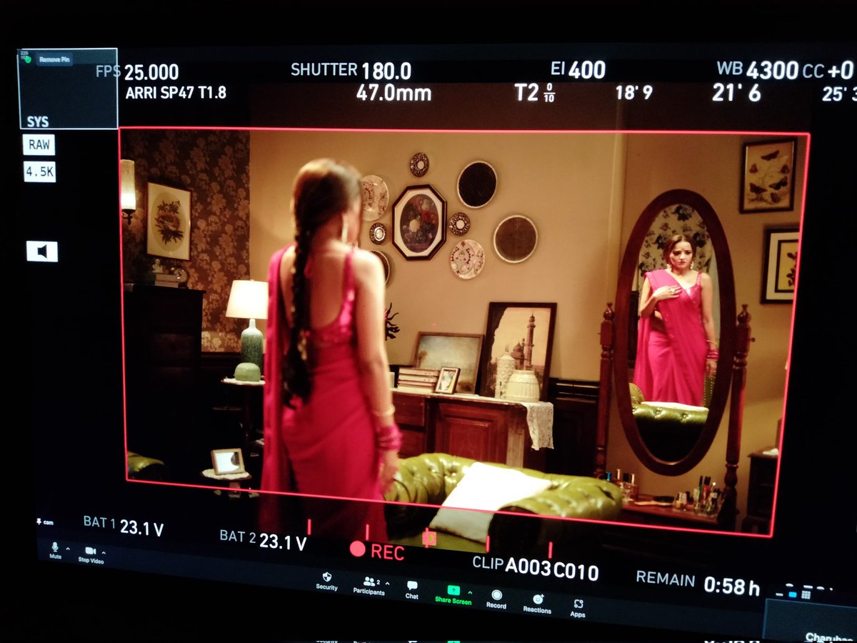 GaneshR68721943's tweet image. #framwork #starplus #promoshoot #artdiretion #bunny_r #setlife #setup #monalisahouse #nagin