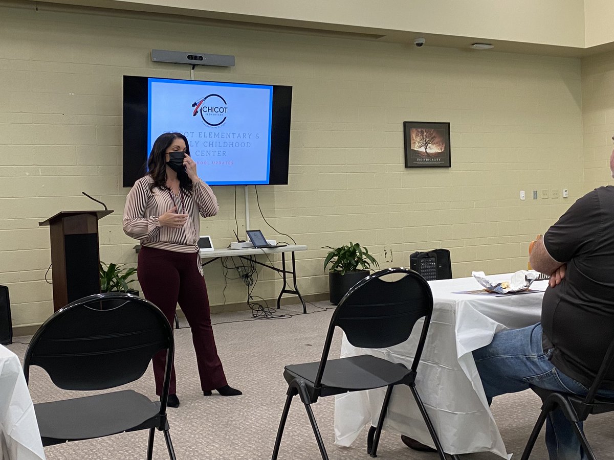 jbarth4arkansas's tweet photo. Great energy at the @chicotlrsd Community Partner Breakfast this morning! #commUNITYschoolsLR only thrive when partners engage with the schools. @chicotlrsd has amazing examples of partnerships with more being built weekly. @lrsd @dlsmith1221 @FrankScottJr @MichaelPoore1 https://t.co/5gUG64C2IP