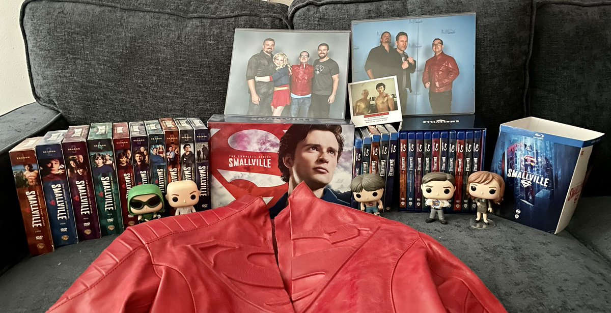 MichaelEDingess's tweet photo. 20 years of #Smallville @WBHomeEnt @michaelrosenbum #SmallvilleNights #SmallvilleBluRay @DCComics https://t.co/AwukdFTrEV