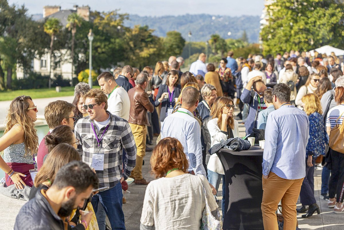 📸Les photos tant attendues des #ET17 sont là !!!!

👉 bit.ly/ET17pix

Et pour le contenu des ateliers, les replays... c'est ici :
👉 rencontres-etourisme.fr/le-bilan-des-e…