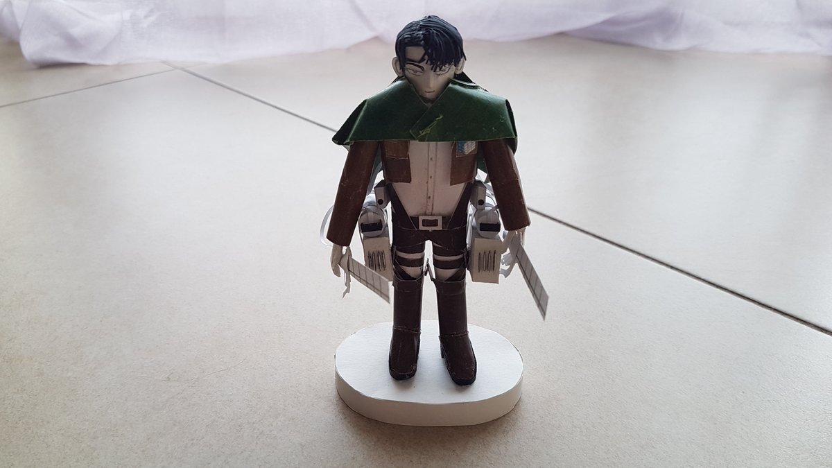 AlexisBarbieri4's tweet photo. Hello! for a change I made a paper character from Attack on Titan! I also made his skeleton which I will show tomorrow.
This is a first because the little characters are very difficult to make, especially their heads. she is 10cm! https://t.co/pmULdtjqVd