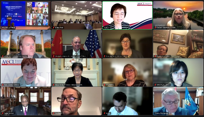 SpoxCHNinUS's tweet photo. Since 2001, the Sino-American 1+2+1 Dual-Degree Program, run by #CEAIE and @AASCU, has greatly promoted institutional cooperation and student exchanges between the two countries. More than 5,300 students and 166 institutions have been involved and benefited from the program. https://t.co/HgbCkYR1cv