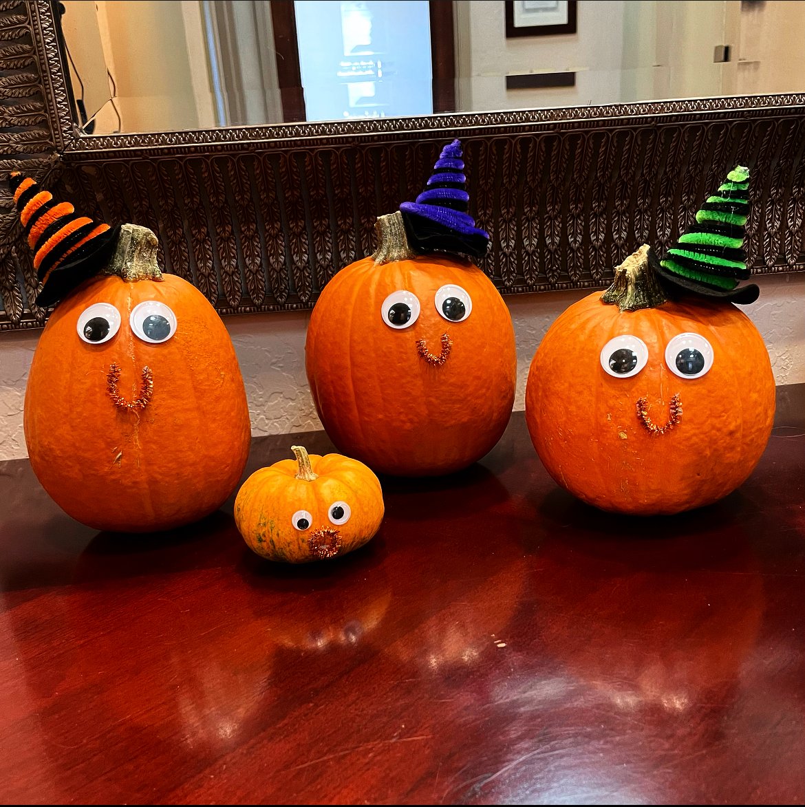 azctr4implants's tweet image. We pumpkin spiced up our space a bit 🎃
.
#frontoffice #azdental #azctr4implants #october #pumpkinspice #az #smile #azoralsurgery #glendaleaz #peoriaaz #oralsurgeon #spooky