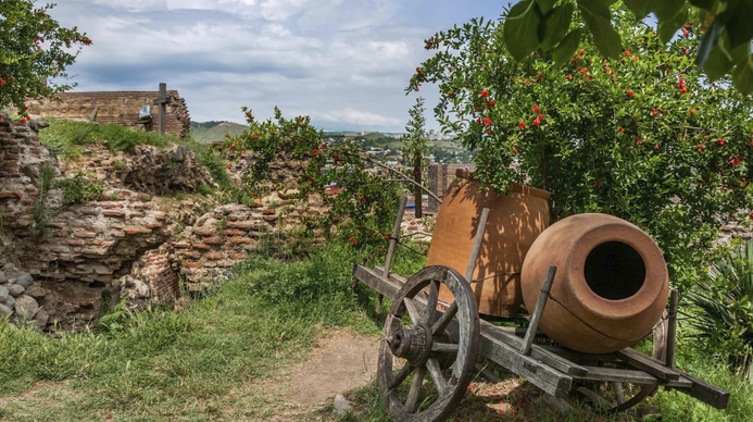 wineblogman's tweet photo. Writer says that winos who are tired of pretentious #wine tastings should visit this  country. #wintasting #winelover #winemaking  https://t.co/LV5s9FWw5D https://t.co/cYDiWbG1VL