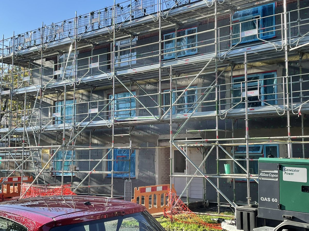 Scott_TRS's tweet photo. With 2 blocks all ready complete the TRS team are flying along with block 3 which is on course to be finished in 2 weeks. #EWI #Externalrender #thincoatrender TRS - The Rendering Specialists https://t.co/yXb6YTfU3Z