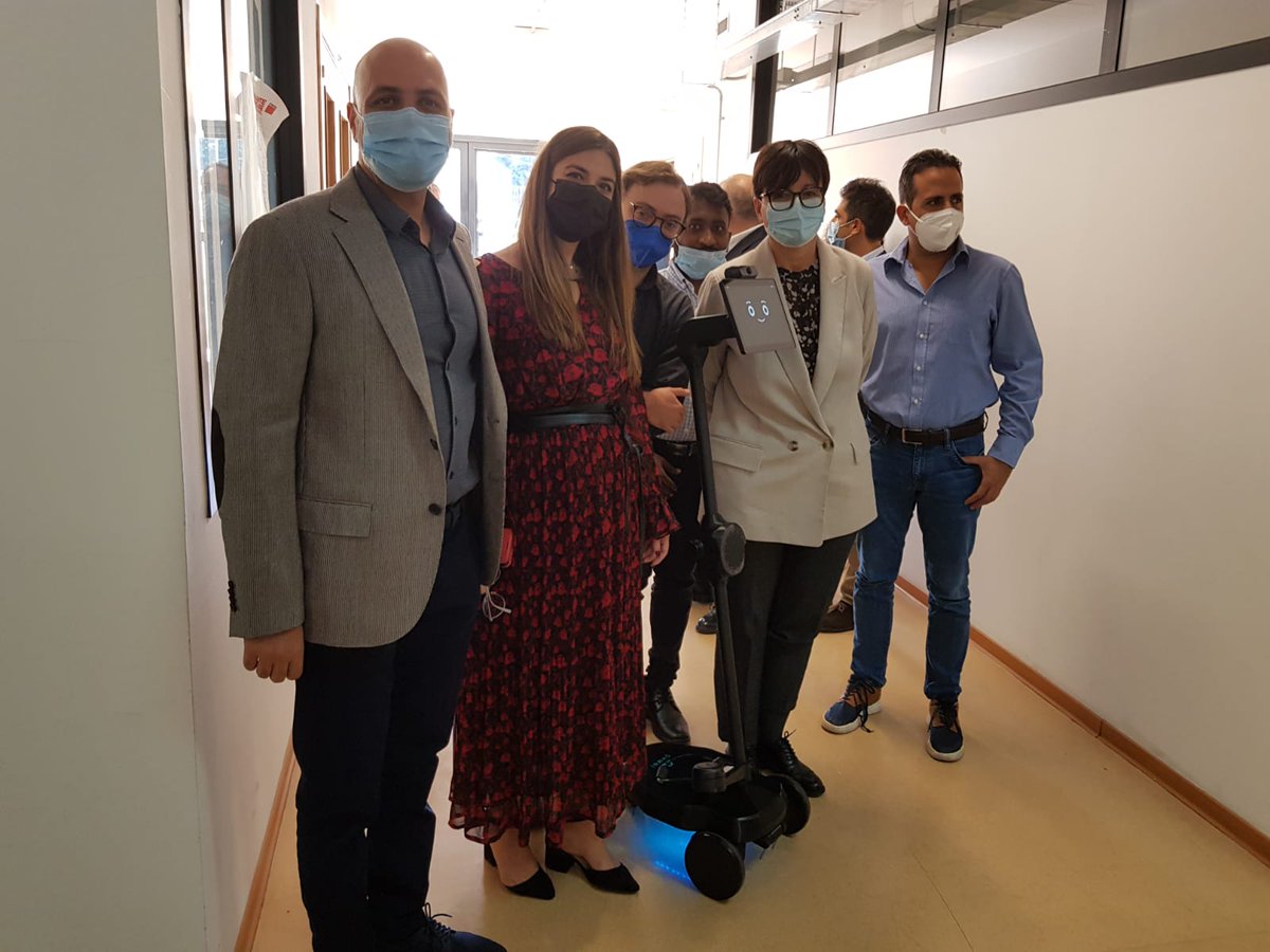 ISTC_CNR (@cnr_istc) on Twitter photo La presidente del CNR Professoressa Carrozza <a href="/MC_Carro/">MariaChiara Carrozza</a> in visita presso la nostra sede di Catania ha potuto interagire con un nostro robot <a href="/CNRPst/">PST@ISTC-CNR</a> e conoscere alcuni nostri colleghi. <a href="/CNRsocial_/">CNR Consiglio Nazionale delle Ricerche</a> La presidente del CNR Professoressa Carrozza <a href="/MC_Carro/">MariaChiara Carrozza</a> in visita presso la nostra sede di Catania ha potuto interagire con un nostro robot <a href="/CNRPst/">PST@ISTC-CNR</a> e conoscere alcuni nostri colleghi. <a href="/CNRsocial_/">CNR Consiglio Nazionale delle Ricerche</a>