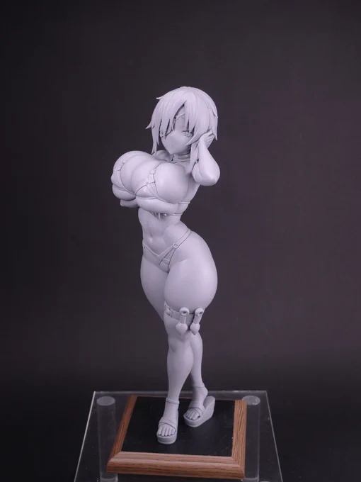 アイナのフィギュアの描き下ろしラフです!😊
魔王さん(@maoutuyoi)に作っていただいたフィギュアむちむちで再現度すごいです! 