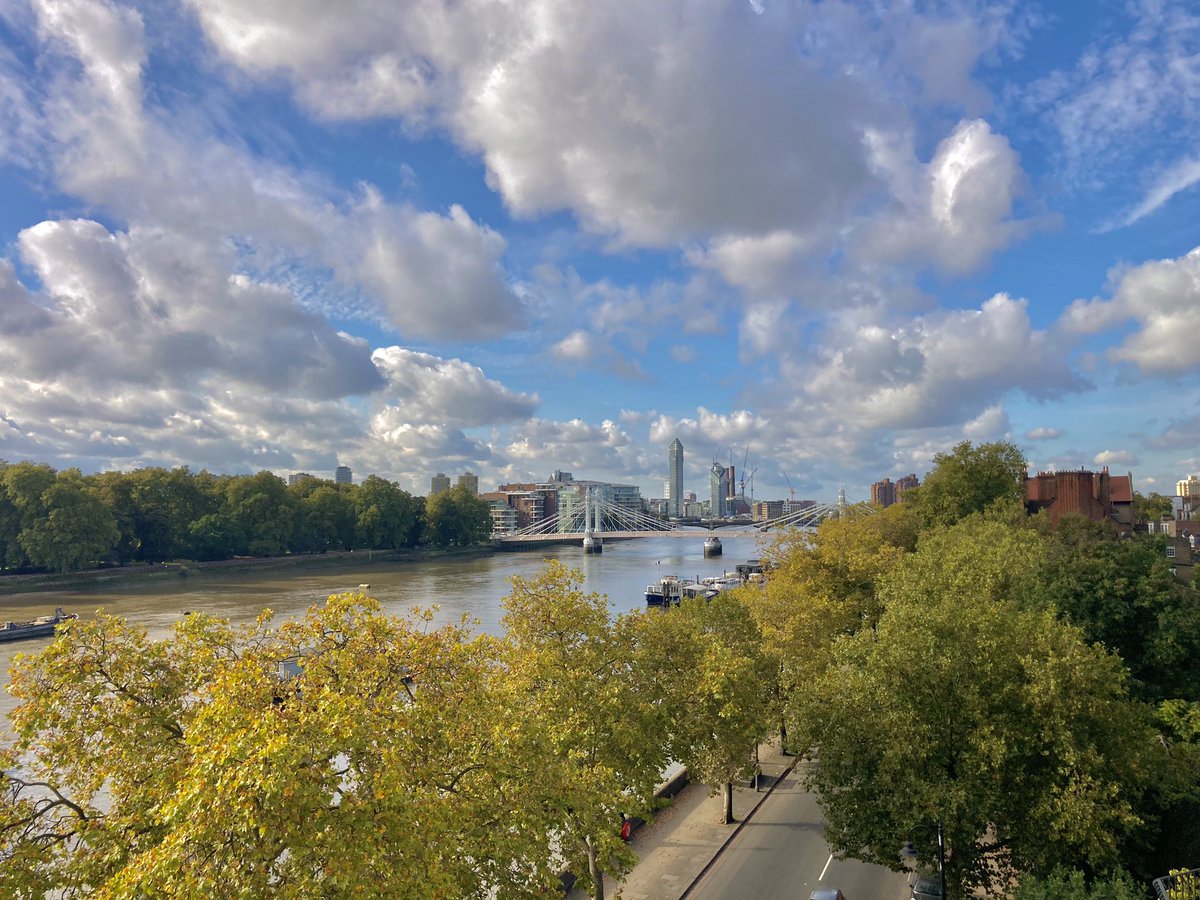 NickDunbar77's tweet photo. Some sunshine, showers and Autumn pictures over the last few days taken in #Batterseapark and #chelseaembankment 🍁🌦☂️@SallyWeather @ChrisPage90 @ThePhotoHour @visitlondon #VisitLondon #stormhour #autumn #Autumnvibes #Chelsea #london #weather https://t.co/43CdHxXBxb