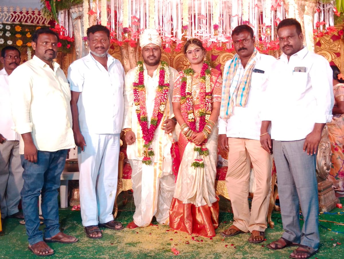 BarreJahangir's tweet photo. "#Valigonda #Mandla #Congress #party #leaders #at #the #wedding #of #Ashok #Gowd'#s #daughter #Munukuntla" https://t.co/DJYkR0QTKx