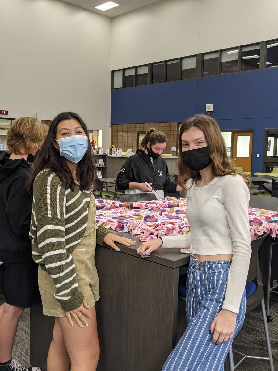 kmirabito's tweet photo. @rocinteractclub  Interact students volunteering for Fleece &amp; Thank you! https://t.co/zBDGDGvXU4