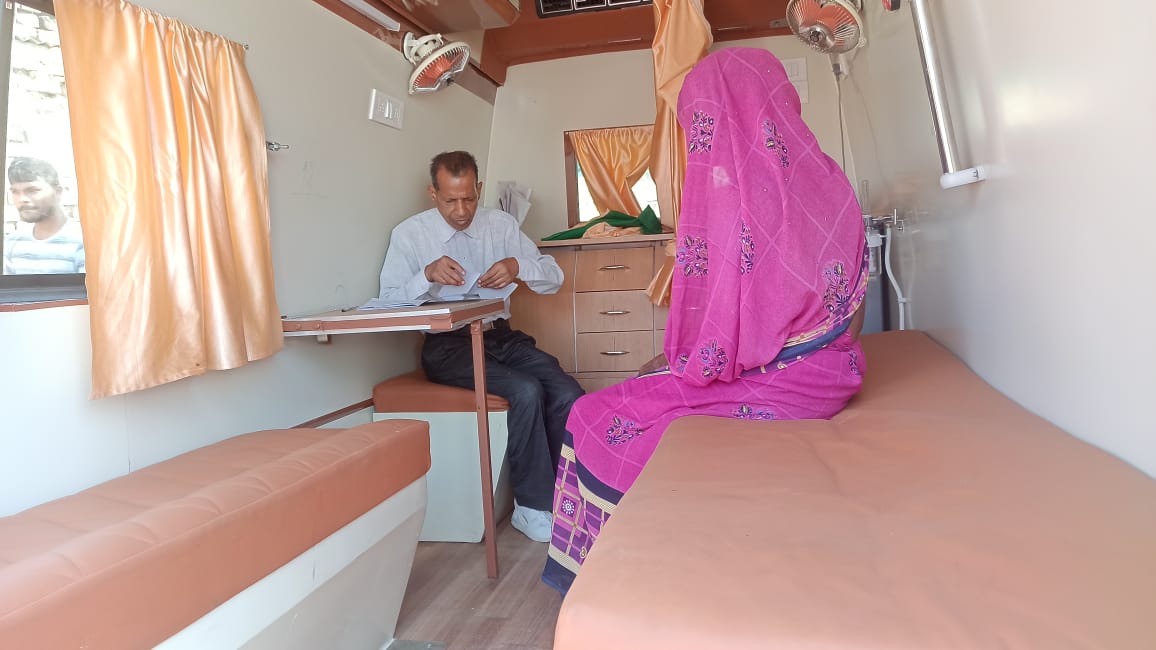 SrijanKaSankalp's tweet photo. First 2days of #AarogyaVan journey jus started w support frm @quickheal Foundation, able to help 70+ villagers with free Dr's consultation &amp; meds.Due thx to Ground team
#Mahoba #Hamirpur #community https://t.co/sPyqdIc9rQ