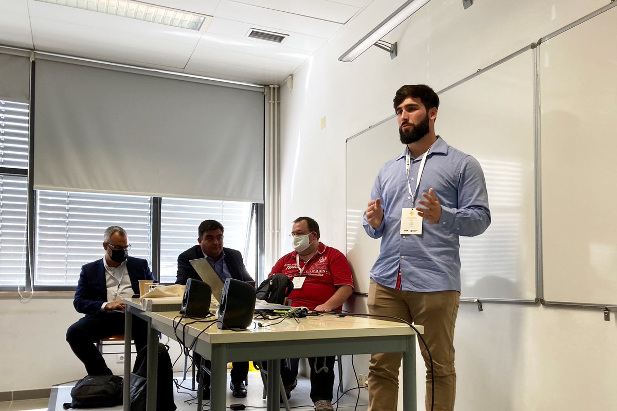 fccnpt's tweet photo. À segurança informática está em destaque na sessão das #jornadasfccn dinamizada pelo #RCTSCERT. Machine learning, automação, nómadas digitais e desafios #CaptureTheFlag são algumas das tendências exploradas durante esta manhã 🔒 https://t.co/0LwozIHlNg