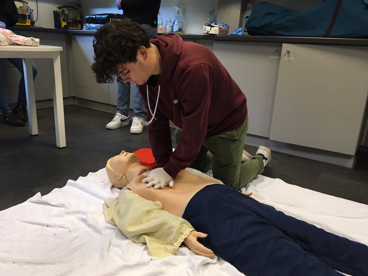 💪 #Youca Action Day vandaag! En we hebben heel wat jongeren die aan de slag zijn bij 🔥<a href="/HVZFluvia/">HVZ Fluvia</a>. Het loon dat ze vandaag verdienen, gaat naar een sterk jongerenproject van Kiyo.