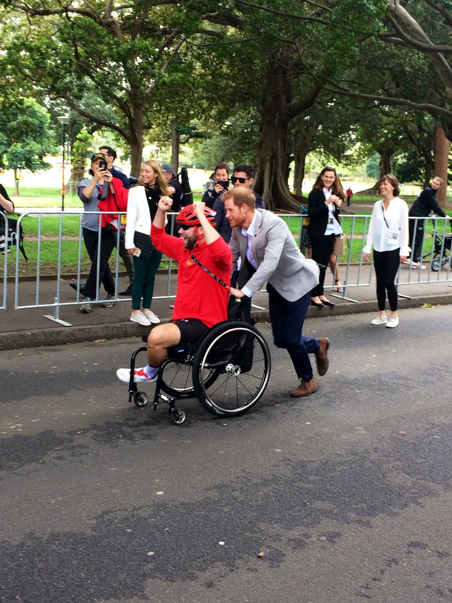 johnjdanks's tweet photo. 3 years ago today in Sydney. Prince Harry shares a moment with an Invictus Games competitor https://t.co/7u0uUiQx5e